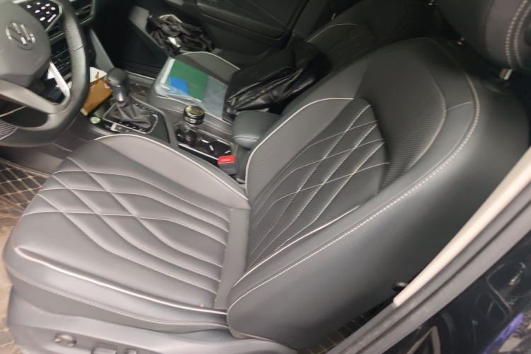 Used Volkswagen Tiguan L 2022 330TSI Automatic Two-Wheel Drive R-Line Enhanced Edition Left Front Seat