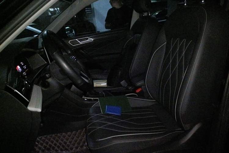 Used Volkswagen Tiguan L 2022 330TSI Automatic Two-Wheel Drive R-Line Enhanced Edition Left Front Seat
