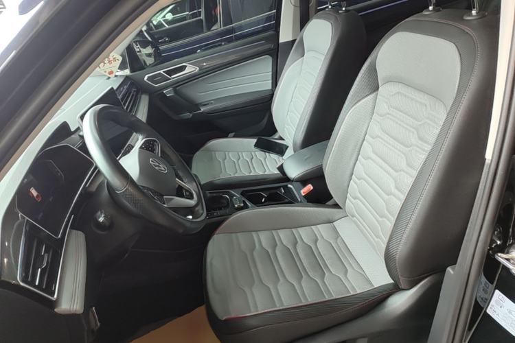 Used Volkswagen Tiguan L 2022 330TSI Automatic Two-Wheel Drive R-Line Flagship Edition Left Front Seat