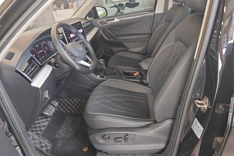 Used Volkswagen Tiguan L 2022 330TSI Automatic Two-Wheel Drive R-Line Enhanced Edition Left Front Seat