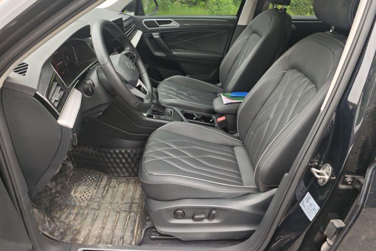 Used Volkswagen Tiguan L 2022 330TSI Automatic Two-Wheel Drive R-Line Enhanced Edition Left Front Seat
