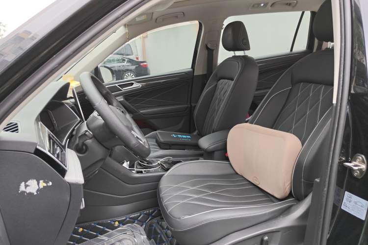 Used Volkswagen Tiguan L 2022 330TSI Automatic Two-Wheel Drive R-Line Enhanced Edition Left Front Seat