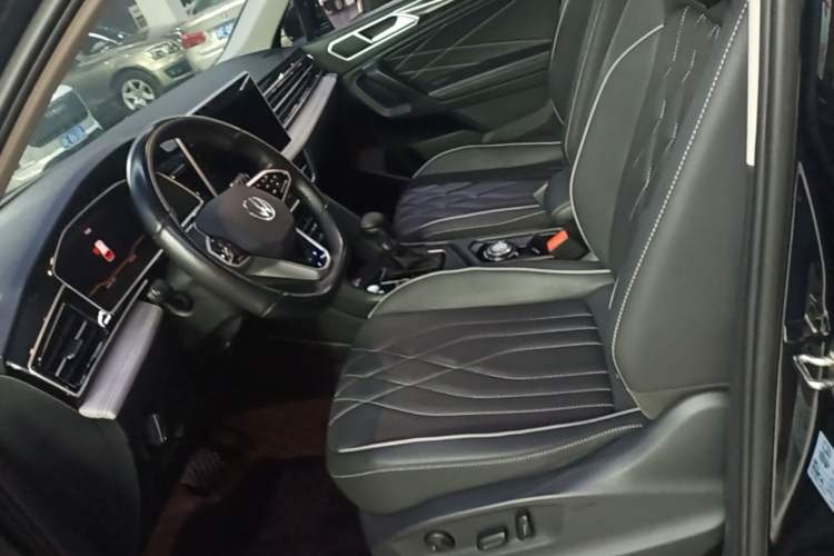 Used Volkswagen Tiguan L 2022 330TSI Automatic Two-Wheel Drive Smart Edition Left Front Seat