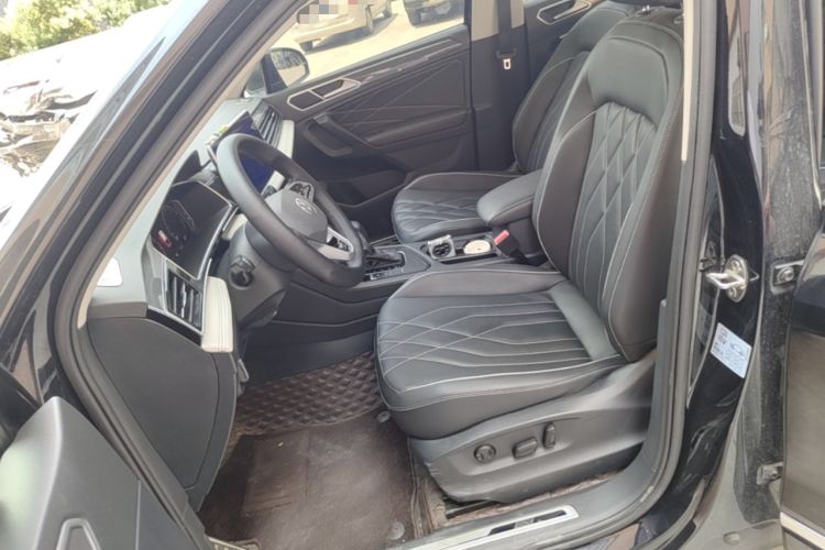 Used Volkswagen Tiguan L 2022 330TSI Automatic Two-Wheel Drive R-Line Enhanced Edition Left Front Seat