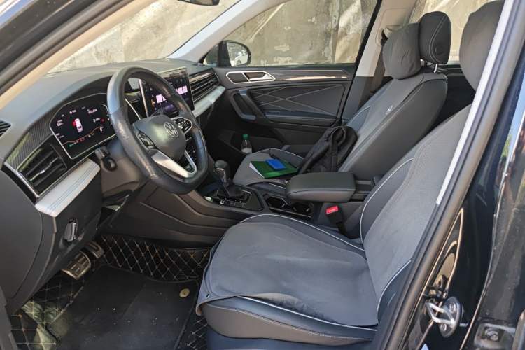 Used Volkswagen Tiguan L 2022 330TSI Automatic Two-Wheel Drive R-Line Enhanced Edition Left Front Seat