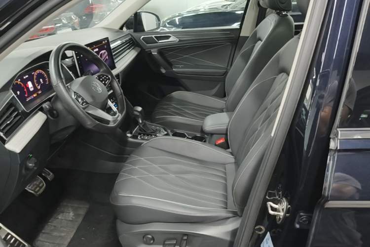 Used Volkswagen Tiguan L 2022 330TSI Automatic Two-Wheel Drive R-Line Enhanced Edition Left Front Seat