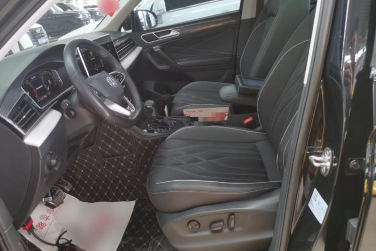 Used Volkswagen Tiguan L 2022 330TSI Automatic Two-Wheel Drive R-Line Enhanced Edition Left Front Seat