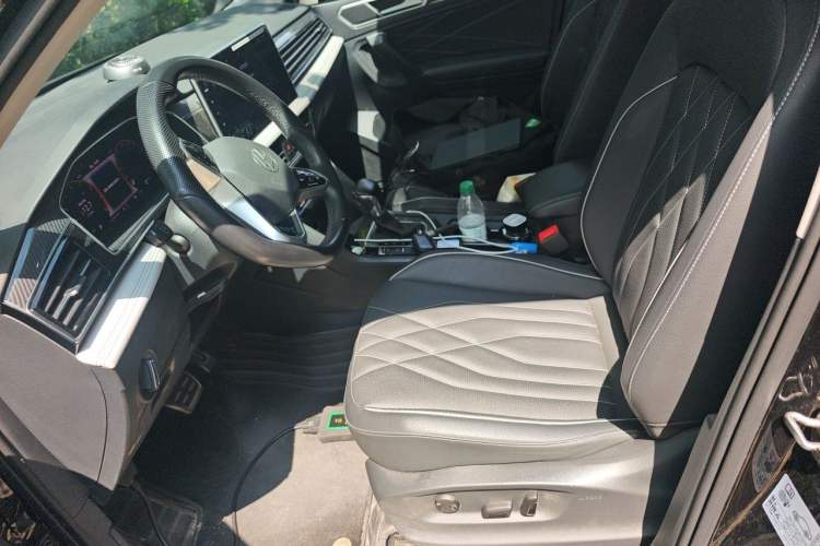 Used Volkswagen Tiguan L 2022 330TSI Automatic Two-Wheel Drive R-Line Enhanced Edition Left Front Seat