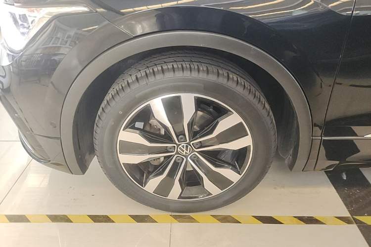 Used Volkswagen Tiguan L 2022 330TSI Automatic Two-Wheel Drive R-Line Enhanced Edition Left Front Wheel Hub