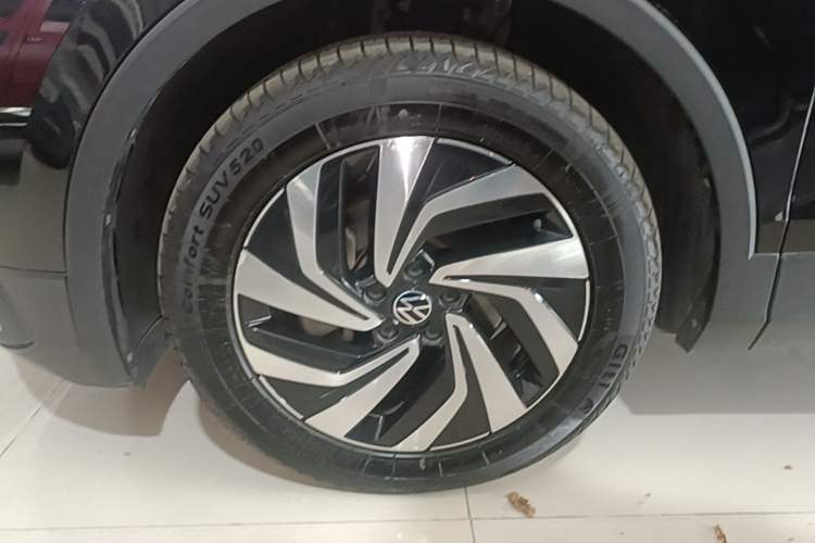 Used Volkswagen Tiguan L 2022 330TSI Automatic Two-Wheel Drive Smart Edition Left Front Wheel Hub