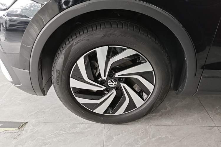 Used Volkswagen Tiguan L 2022 330TSI Automatic Two-Wheel Drive Smart Edition Left Front Wheel Hub