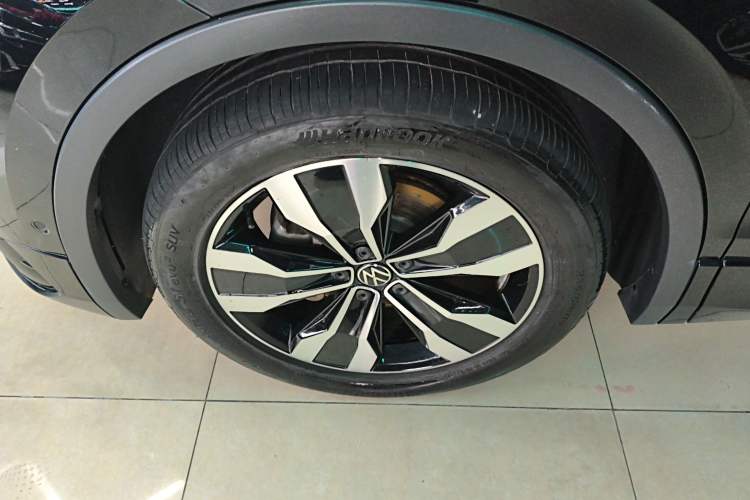 Used Volkswagen Tiguan L 2022 330TSI Automatic Two-Wheel Drive R-Line Enhanced Edition Left Front Wheel Hub