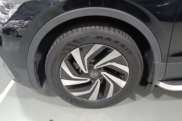 Used Volkswagen Tiguan L 2022 330TSI Automatic Two-Wheel Drive Smart Edition Left Front Wheel Hub