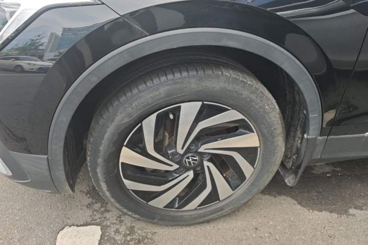 Used Volkswagen Tiguan L 2022 330TSI Automatic Two-Wheel Drive Smart Edition Left Front Wheel Hub