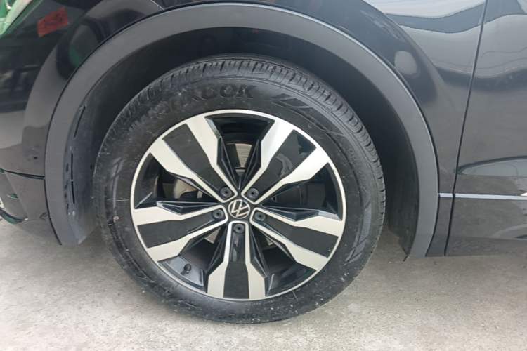 Used Volkswagen Tiguan L 2022 330TSI Automatic Two-Wheel Drive R-Line Enhanced Edition Left Front Wheel Hub