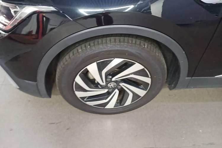 Used Volkswagen Tiguan L 2022 330TSI Automatic Two-Wheel Drive Smart Edition Left Front Wheel Hub