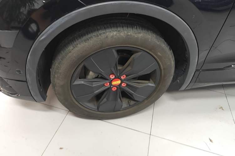 Used Volkswagen Tiguan L 2022 380TSI Automatic All-Wheel Drive R-Line Enhanced Comfort 7-Seater Left Front Wheel Hub