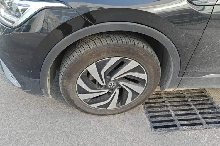 Used Volkswagen Tiguan L 2022 330TSI Automatic Two-Wheel Drive Smart Edition Left Front Wheel Hub