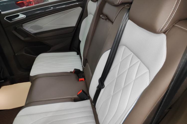 Used Volkswagen Tiguan L 2022 330TSI Automatic Two-Wheel Drive R-Line Enhanced Edition Left Rear Seat