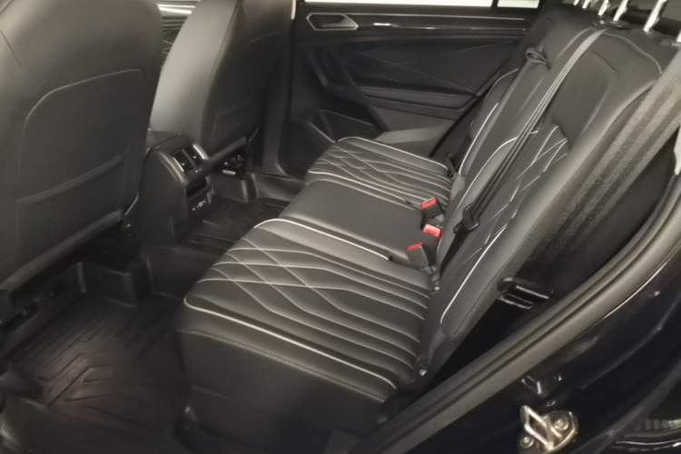 Used Volkswagen Tiguan L 2022 330TSI Automatic Two-Wheel Drive Smart Edition Left Rear Seat