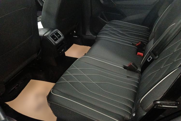 Used Volkswagen Tiguan L 2022 330TSI Automatic Two-Wheel Drive R-Line Enhanced Edition Left Rear Seat