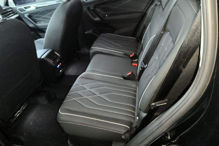 Used Volkswagen Tiguan L 2022 330TSI Automatic Two-Wheel Drive Smart Edition Left Rear Seat