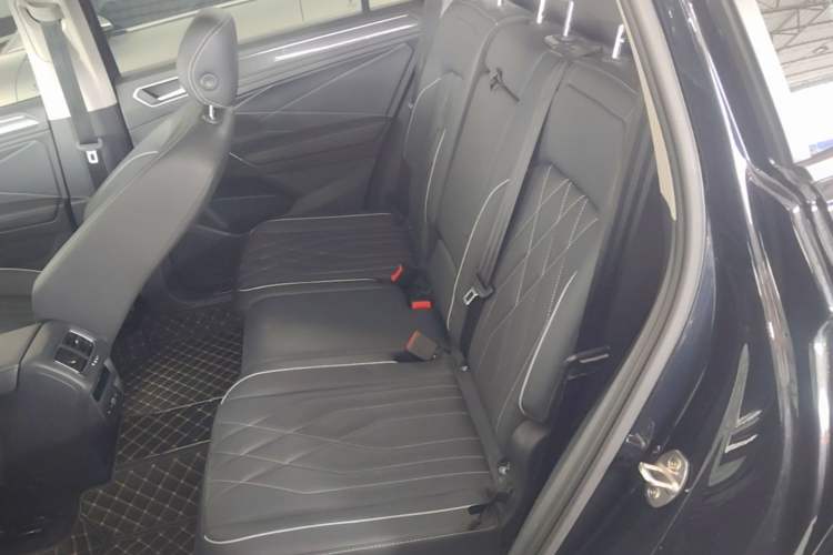 Used Volkswagen Tiguan L 2022 330TSI Automatic Two-Wheel Drive R-Line Enhanced Edition Left Rear Seat