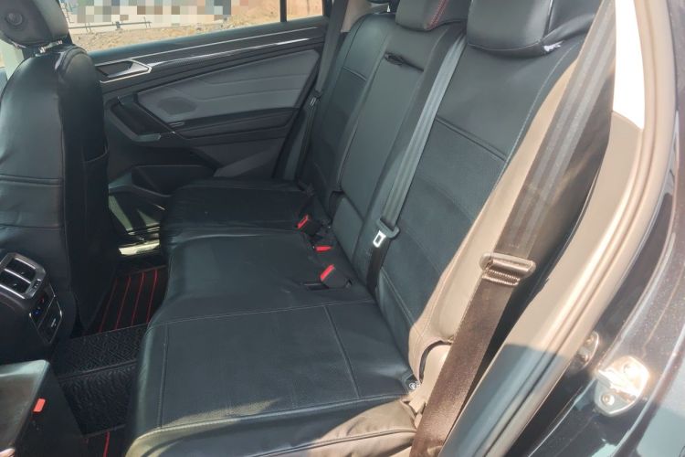 Used Volkswagen Tiguan L 2022 330TSI Automatic Two-Wheel Drive R-Line Flagship Edition Left Rear Seat