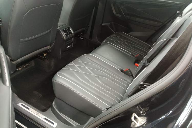 Used Volkswagen Tiguan L 2022 330TSI Automatic Two-Wheel Drive R-Line Enhanced Edition Left Rear Seat