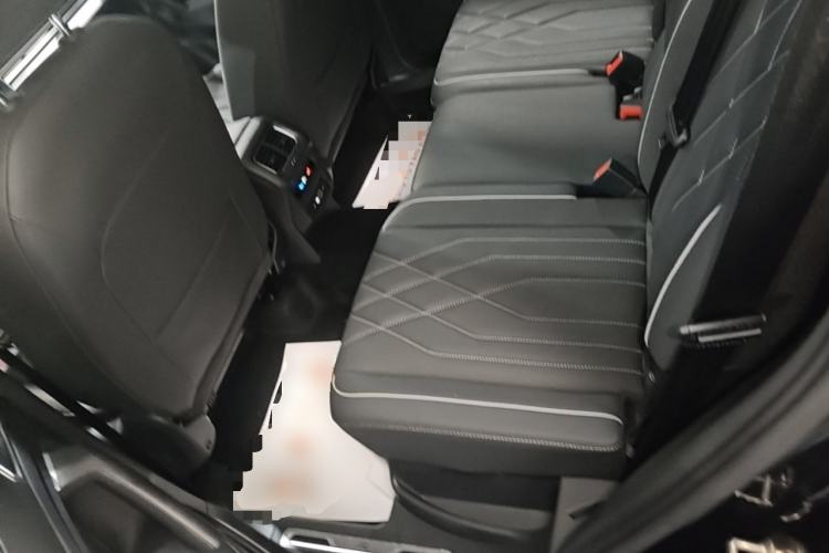 Used Volkswagen Tiguan L 2022 330TSI Automatic Two-Wheel Drive R-Line Enhanced Edition Left Rear Seat