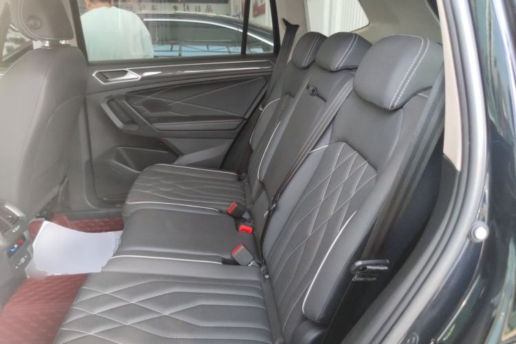 Used Volkswagen Tiguan L 2022 330TSI Automatic Two-Wheel Drive R-Line Enhanced Edition Left Rear Seat