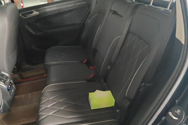 Used Volkswagen Tiguan L 2022 330TSI Automatic Two-Wheel Drive R-Line Enhanced Edition Left Rear Seat