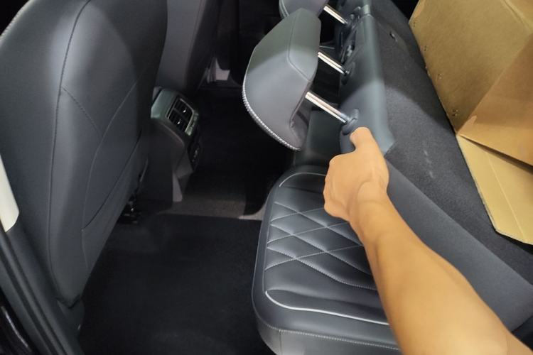 Used Volkswagen Tiguan L 2022 330TSI Automatic Two-Wheel Drive R-Line Enhanced Edition Left Rear Seat