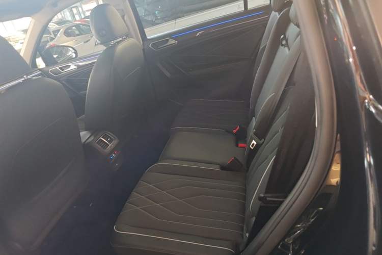 Used Volkswagen Tiguan L 2022 330TSI Automatic Two-Wheel Drive R-Line Enhanced Edition Left Rear Seat