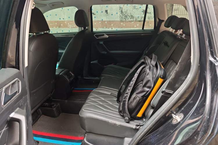 Used Volkswagen Tiguan L 2022 330TSI Automatic Two-Wheel Drive R-Line Enhanced Edition Left Rear Seat