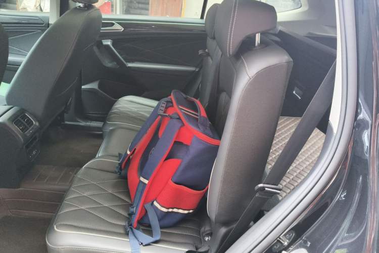 Used Volkswagen Tiguan L 2022 330TSI Automatic Two-Wheel Drive Smart Edition Left Rear Seat