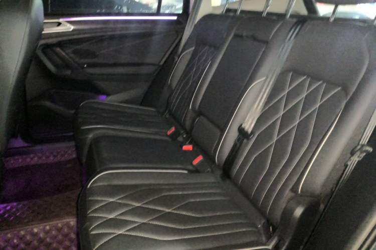 Used Volkswagen Tiguan L 2022 330TSI Automatic Two-Wheel Drive Smart Edition Left Rear Seat