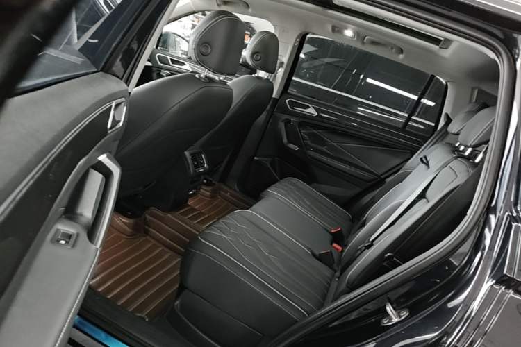 Used Volkswagen Tiguan L 2022 330TSI Automatic Two-Wheel Drive Smart Edition Left Rear Seat
