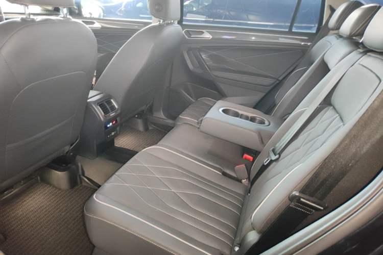 Used Volkswagen Tiguan L 2022 330TSI Automatic Two-Wheel Drive R-Line Enhanced Edition Left Rear Seat