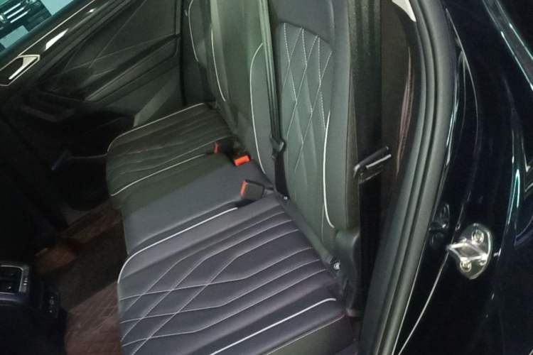 Used Volkswagen Tiguan L 2022 330TSI Automatic Two-Wheel Drive Smart Edition Left Rear Seat