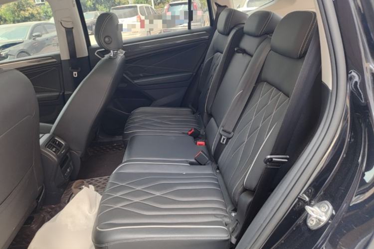 Used Volkswagen Tiguan L 2022 330TSI Automatic Two-Wheel Drive R-Line Enhanced Edition Left Rear Seat