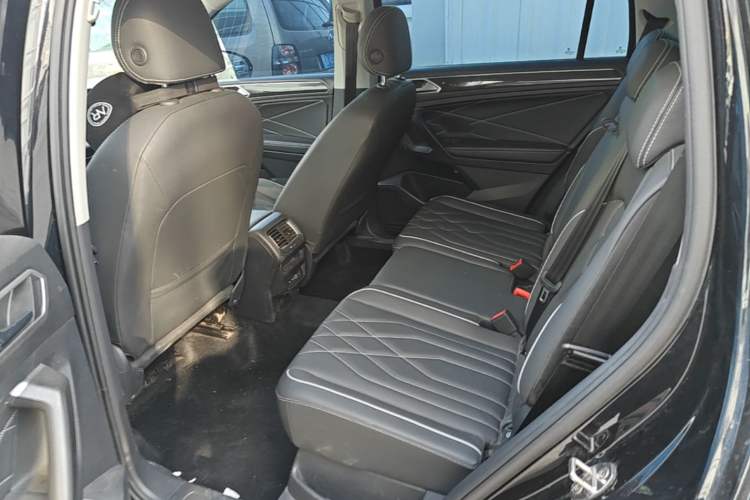 Used Volkswagen Tiguan L 2022 330TSI Automatic Two-Wheel Drive Smart Edition Left Rear Seat