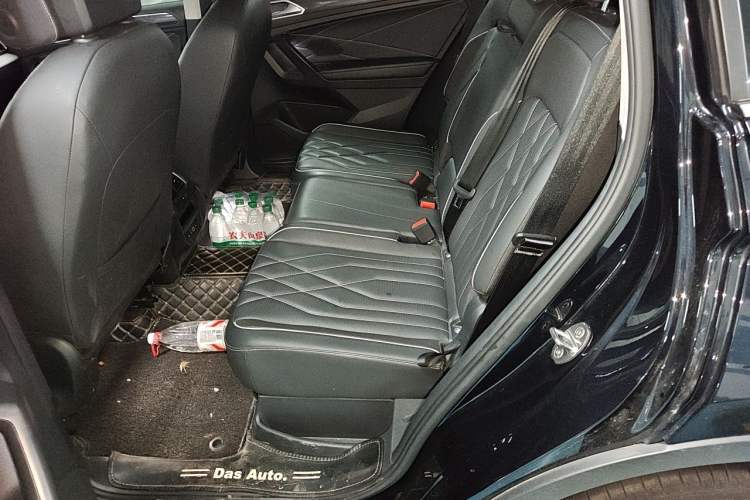 Used Volkswagen Tiguan L 2022 330TSI Automatic Two-Wheel Drive R-Line Enhanced Edition Left Rear Seat