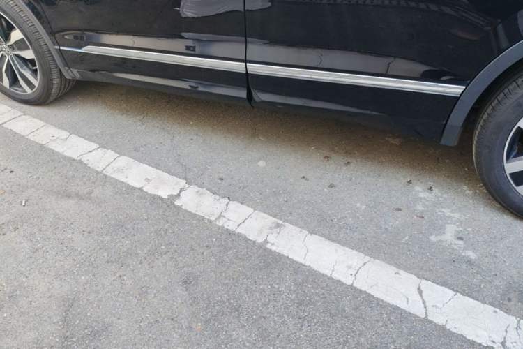 Used Volkswagen Tiguan L 2022 330TSI Automatic Two-Wheel Drive R-Line Enhanced Edition Left Side Sill