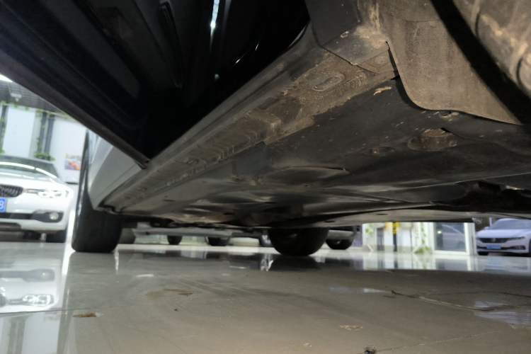 Used Volkswagen Tiguan L 2022 330TSI Automatic Two-Wheel Drive Smart Edition Left Side Sill
