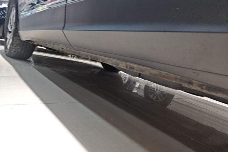 Used Volkswagen Tiguan L 2022 330TSI Automatic Two-Wheel Drive Smart Edition Left Side Sill