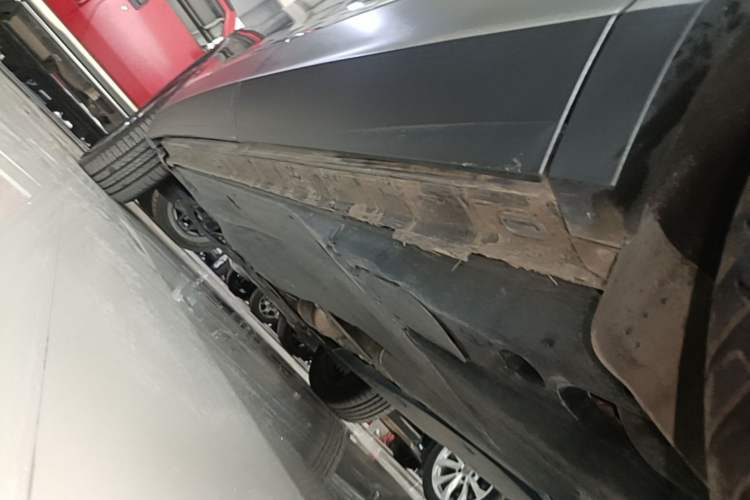 Used Volkswagen Tiguan L 2022 330TSI Automatic Two-Wheel Drive Smart Edition Left Side Sill