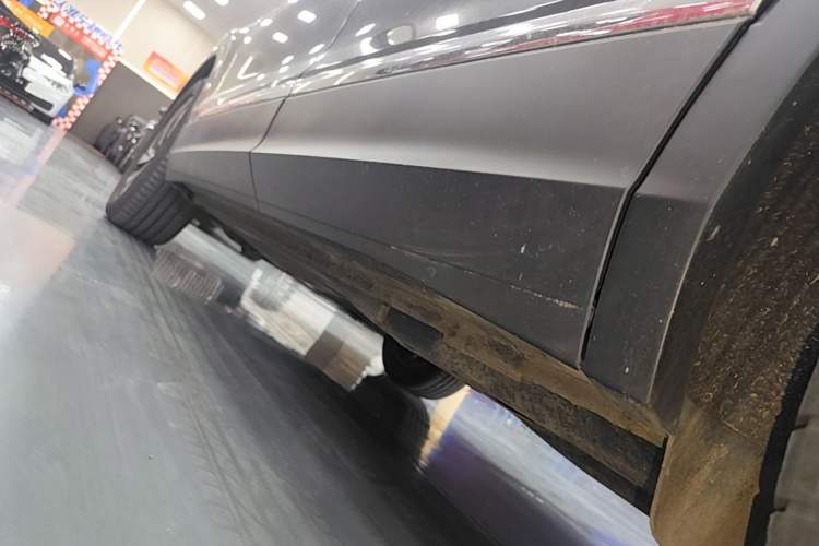 Used Volkswagen Tiguan L 2022 330TSI Automatic Two-Wheel Drive Smart Edition Left Side Sill