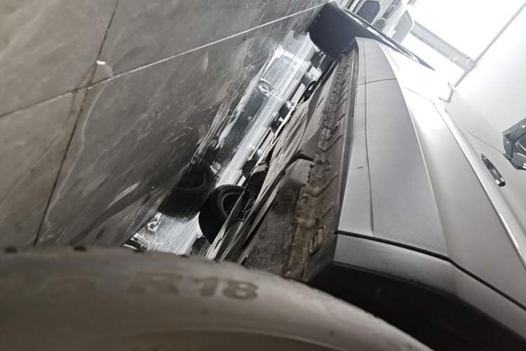 Used Volkswagen Tiguan L 2022 330TSI Automatic Two-Wheel Drive Smart Edition Left Side Sill