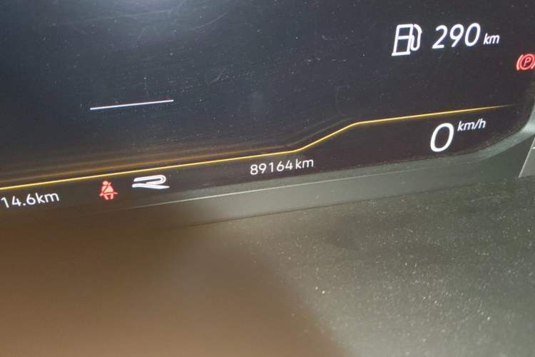 Used Volkswagen Tiguan L 2022 330TSI Automatic Two-Wheel Drive R-Line Enhanced Edition Odometer Close Up